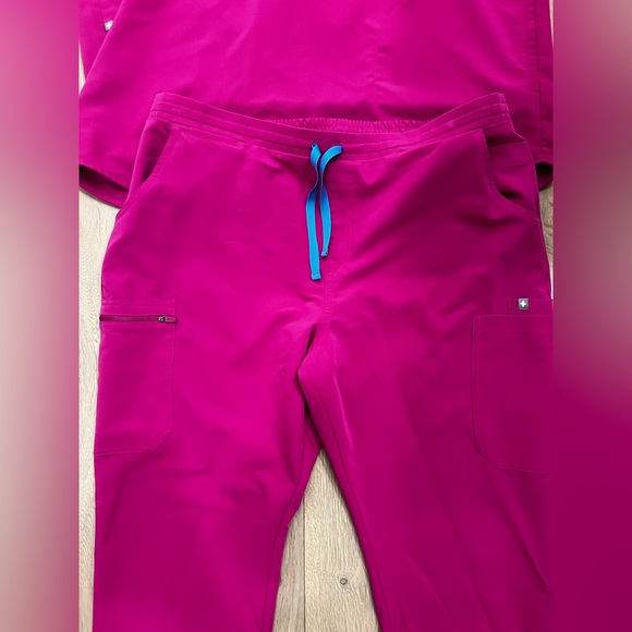 Figs Scrub Set Raspberry Sorbet - Picture 5 of 6